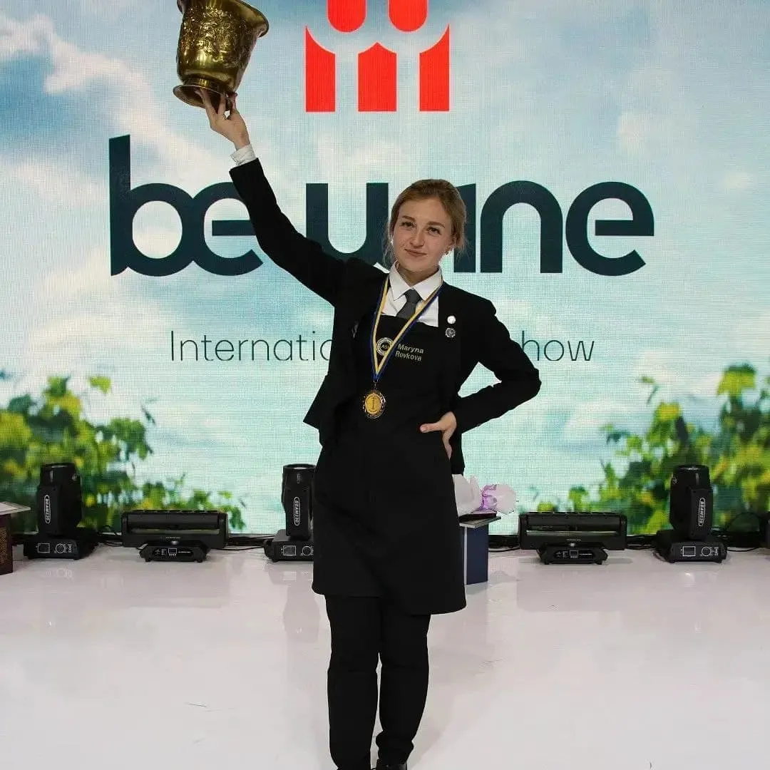 Марина Ревкова, переможниця конкурсу Марина Ревкова, переможниця конкурсу