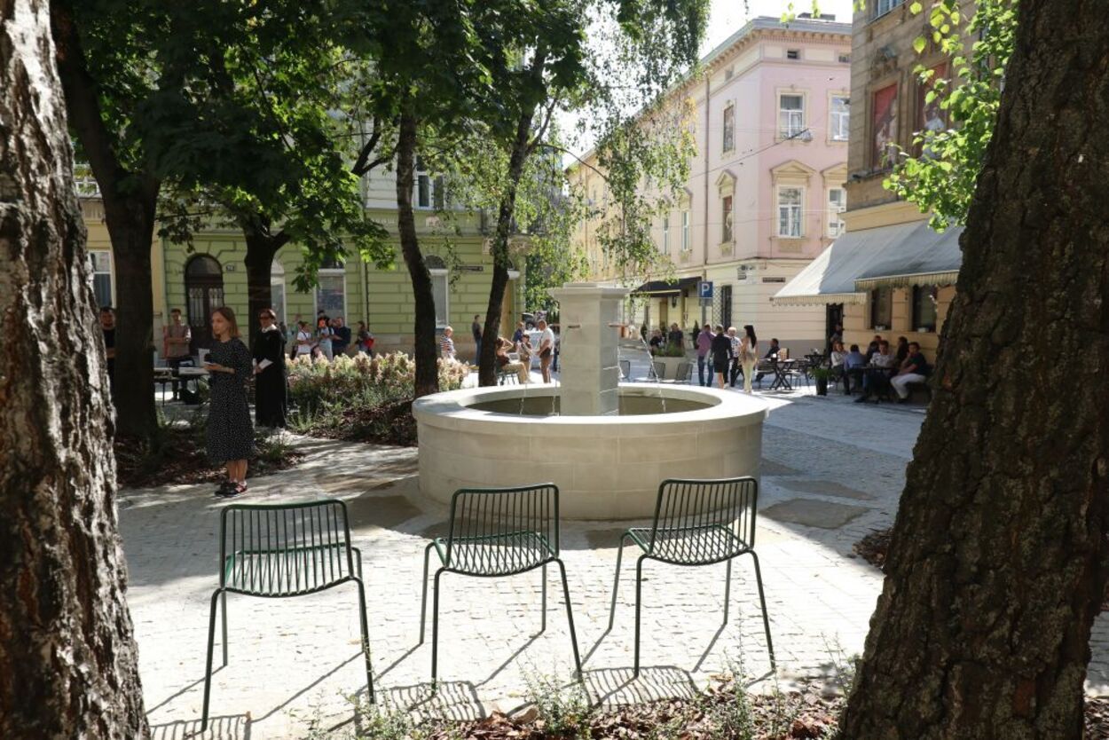 У Львові відкрили оновлену площу Коліївщини: надзвичайні фото - Новини Львова - Львів У Львові відкрили оновлену площу Коліївщини: надзвичайні фото - Новини Львова - Львів