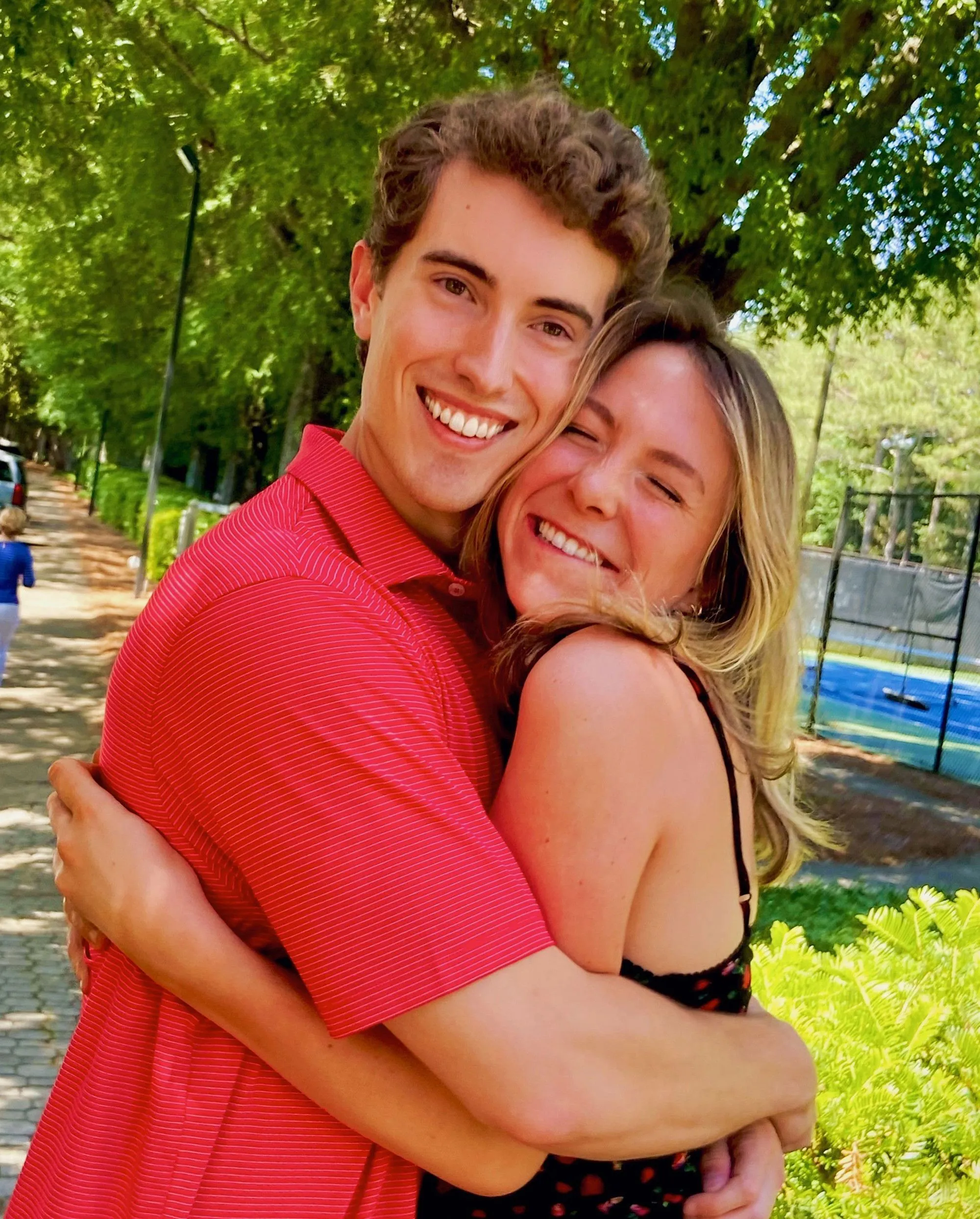 Пара підписала контракт на 17 сторінок на початку стосунків Пара підписала контракт на 17 сторінок на початку стосунків