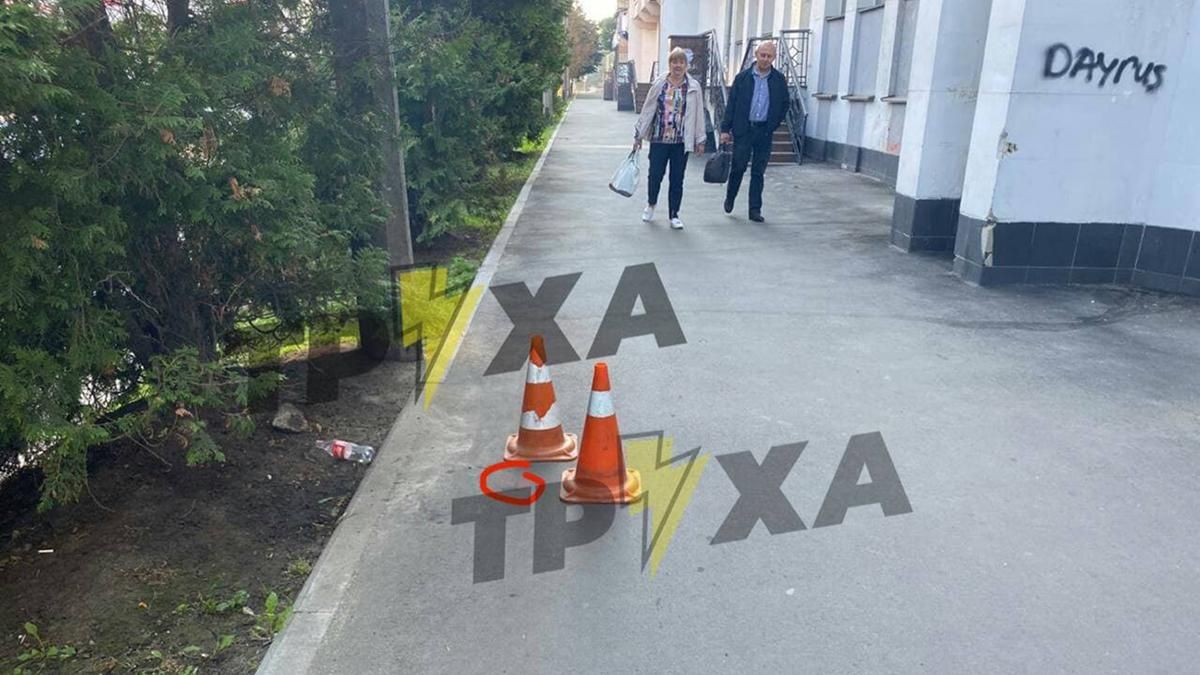 Могла сама зробити аборт: у Харкові викинули ембріона посеред вулиці - Україна новини - 24 Канал Могла сама зробити аборт: у Харкові викинули ембріона посеред вулиці - Україна новини - 24 Канал