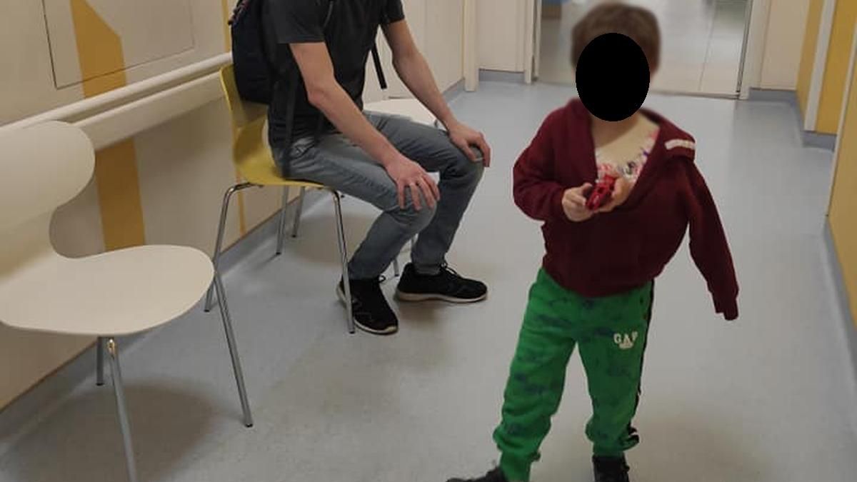 Перелом ключицы и травма головы: в "Эпицентре" в Киеве на ребенка упал шкаф Перелом ключицы и травма головы: в "Эпицентре" в Киеве на ребенка упал шкаф