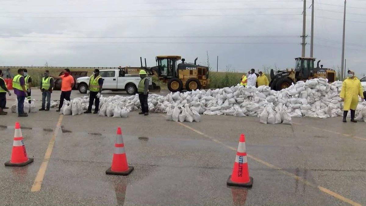 Николас свирепствует: Байден объявил о чрезвычайном положении в Луизиане из-за урагана Николас свирепствует: Байден объявил о чрезвычайном положении в Луизиане из-за урагана