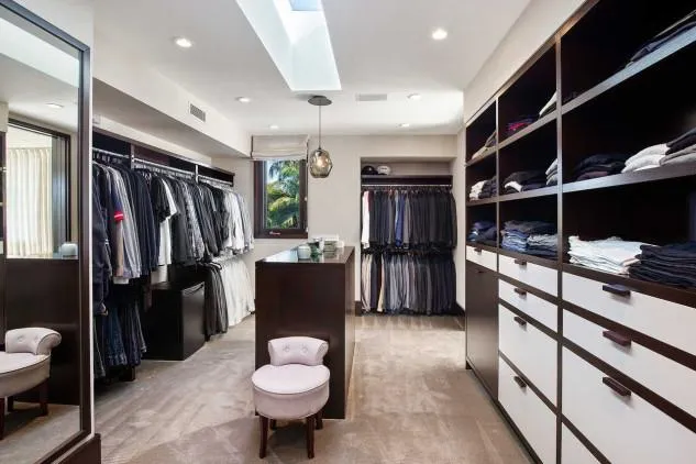 Голлівудський актор Метт Деймон знизив ціну на розкішний особняк у Лос-Анджелесі Голлівудський актор Метт Деймон знизив ціну на розкішний особняк у Лос-Анджелесі