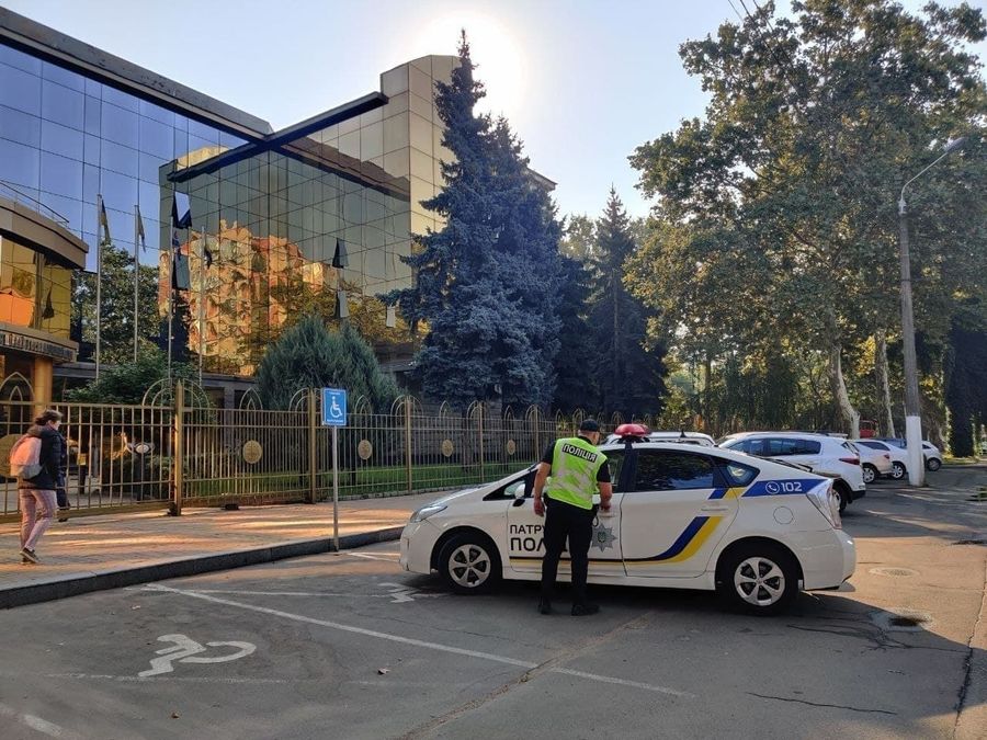 Шукають вибухівку в 3 судах Одеси: назвали список мінувань - 24 Канал