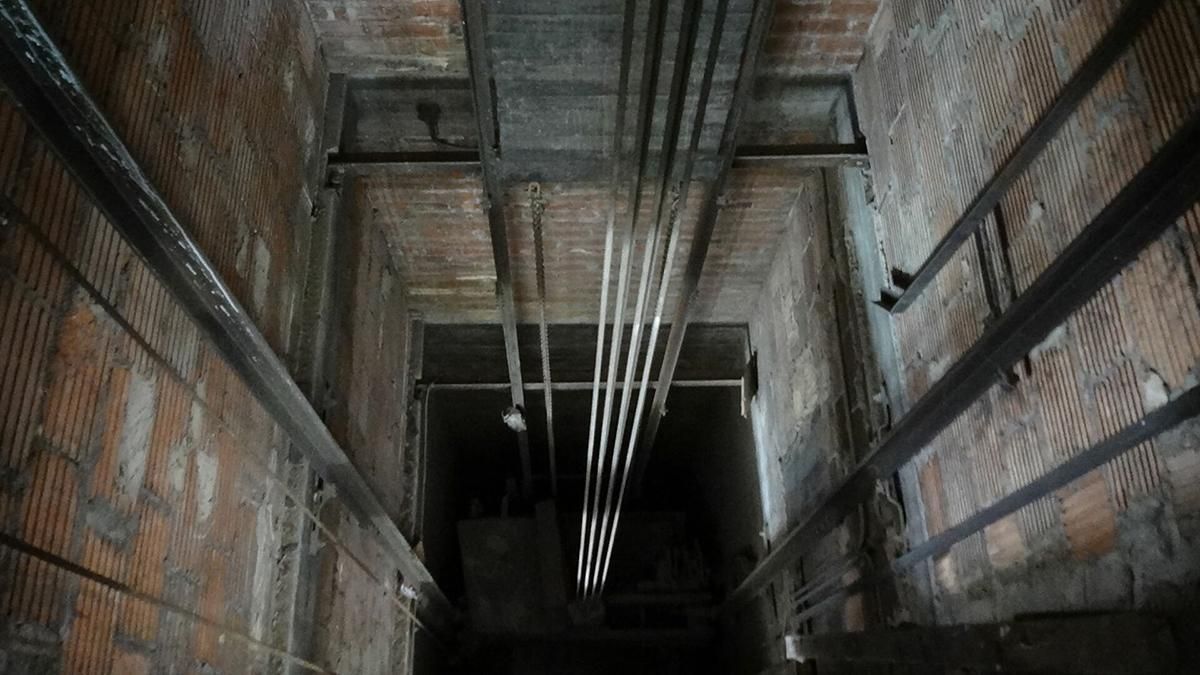 Обірвався ліфт одеської багатоповерхівки: дивом вижили матір із 2 дітьми - Україна новини - 24 Канал Обірвався ліфт одеської багатоповерхівки: дивом вижили матір із 2 дітьми - Україна новини - 24 Канал