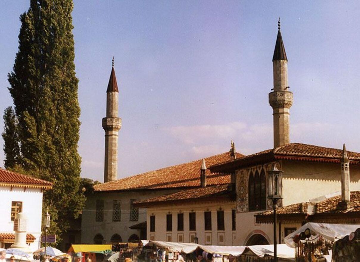 Территории мало: Россия в оккупированном Крыму присвоила более 4 тысяч памятников Территории мало: Россия в оккупированном Крыму присвоила более 4 тысяч памятников