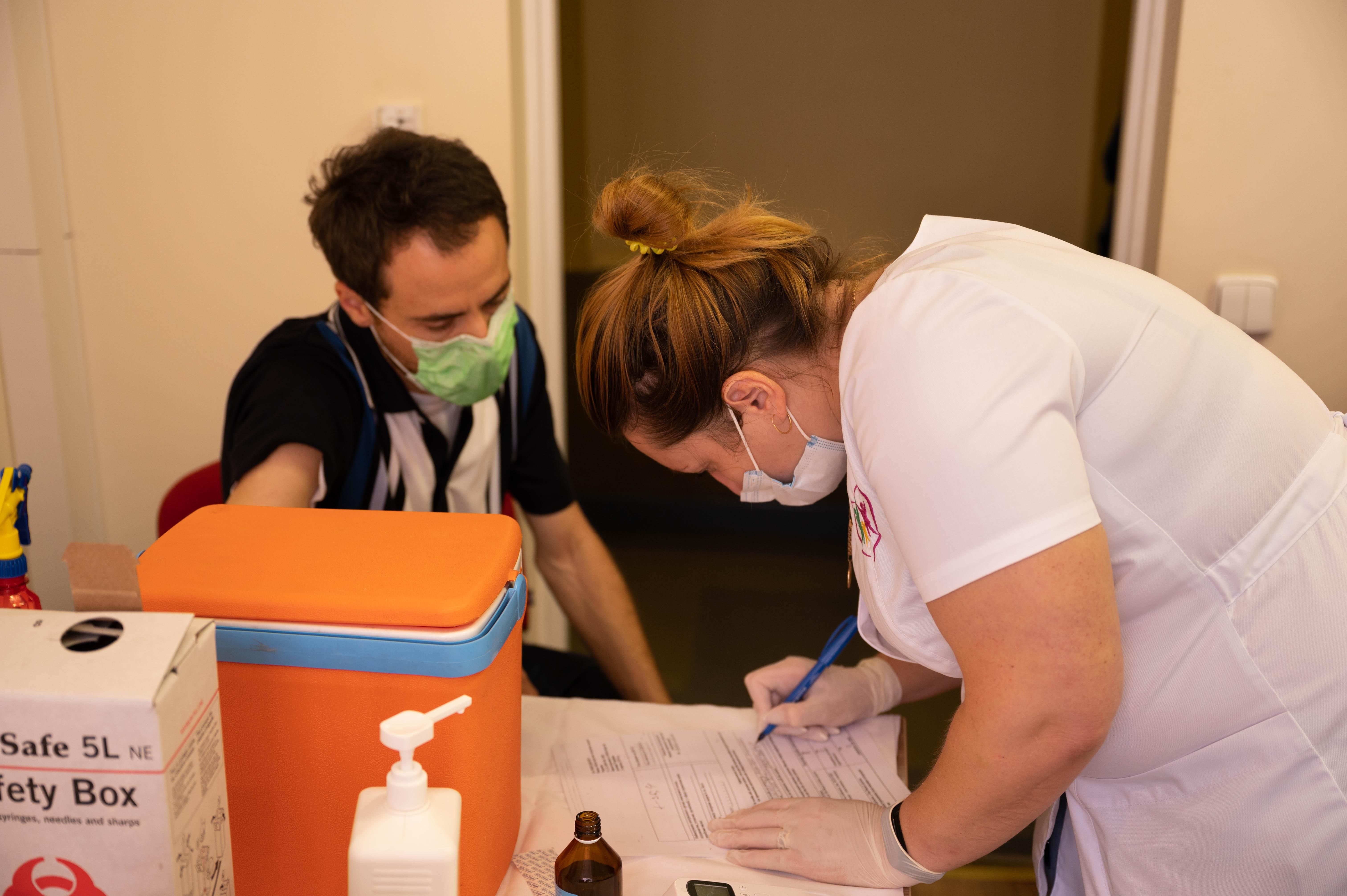 У Києві мають провакцинувати щонайменше 80% освітян - Новини Києва сьогодні - Київ У Києві мають провакцинувати щонайменше 80% освітян - Новини Києва сьогодні - Київ