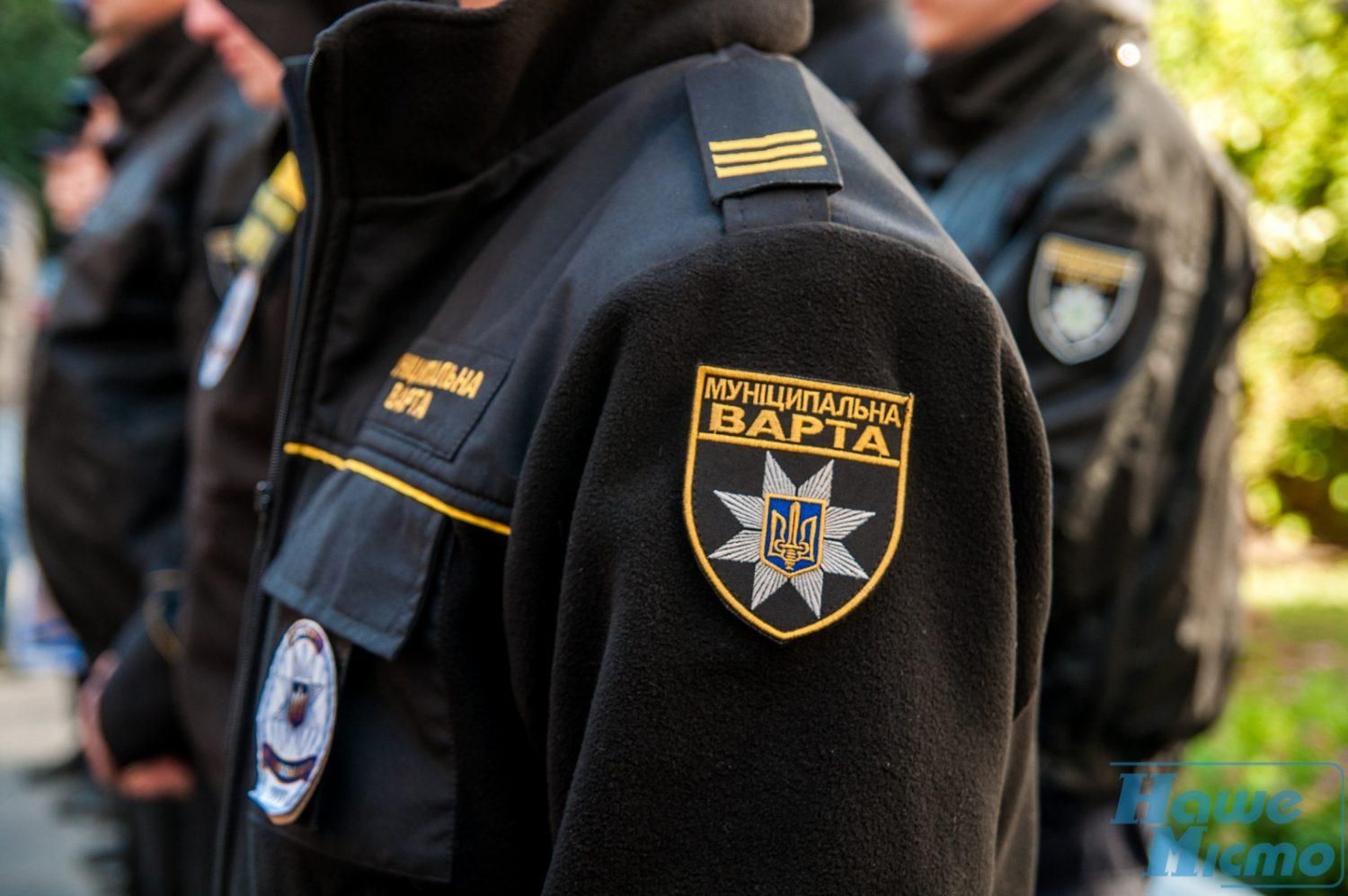 Незнакомец ударил ножом отдыхающего во время ссоры в Киеве