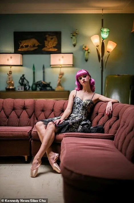 Фанатка вінтажу витратила 50 тисяч доларів, щоб відтворити в домі атмосферу 1950-х років Фанатка вінтажу витратила 50 тисяч доларів, щоб відтворити в домі атмосферу 1950-х років