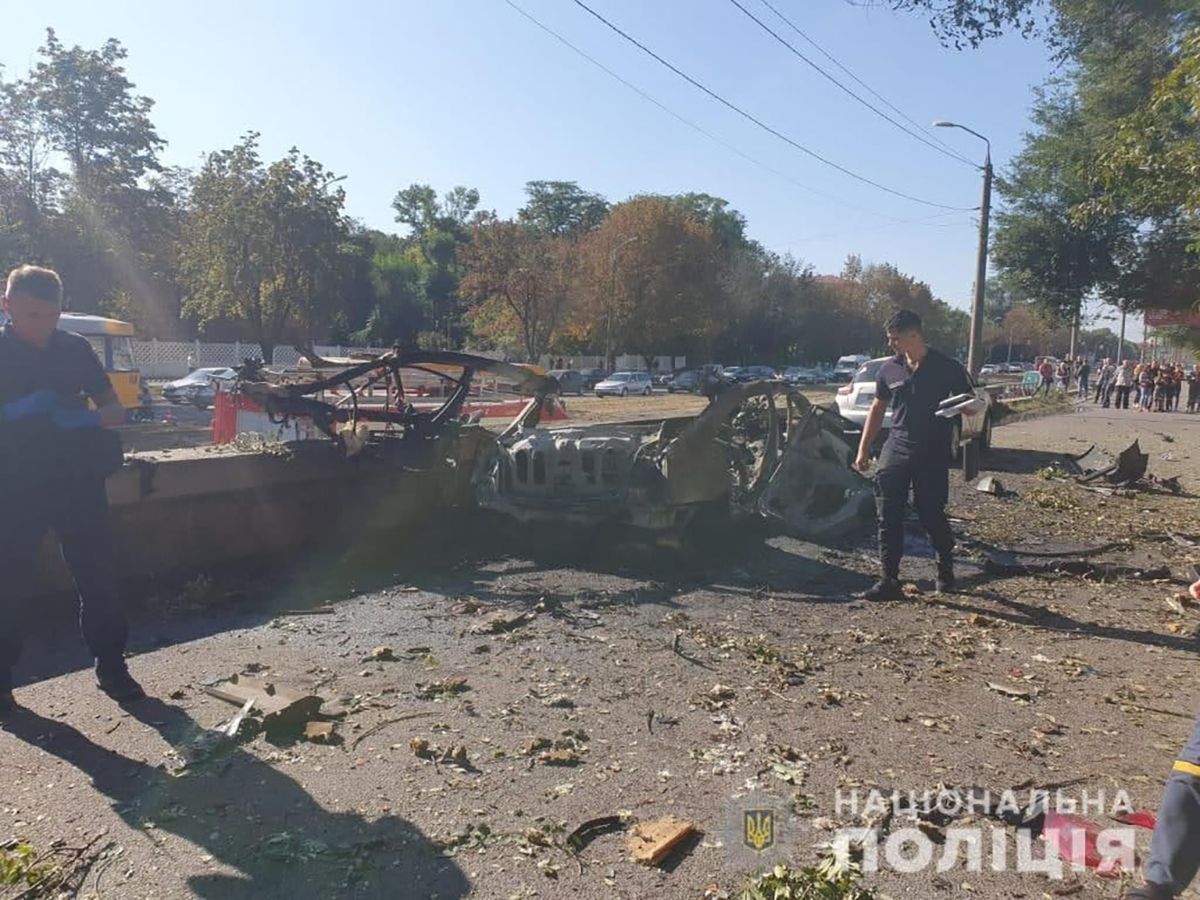 Взрыв авто в Днепре: погибли 2 человека, полиция говорит о теракте