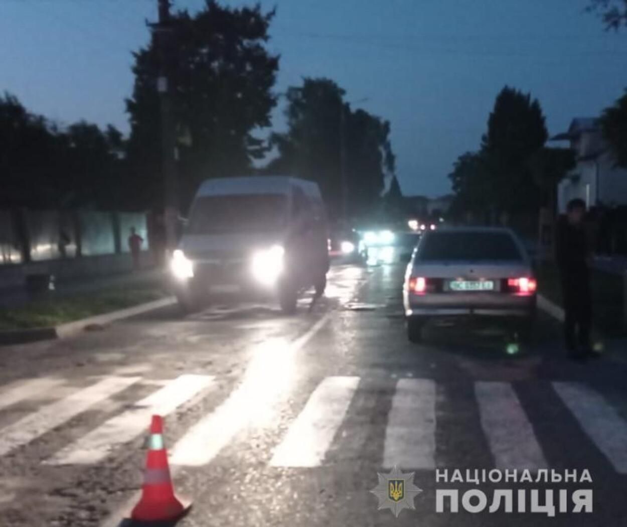 На Львовщине "ВАЗ" сбил 9-летнюю девочку на переходе: ребенок попал в больницу