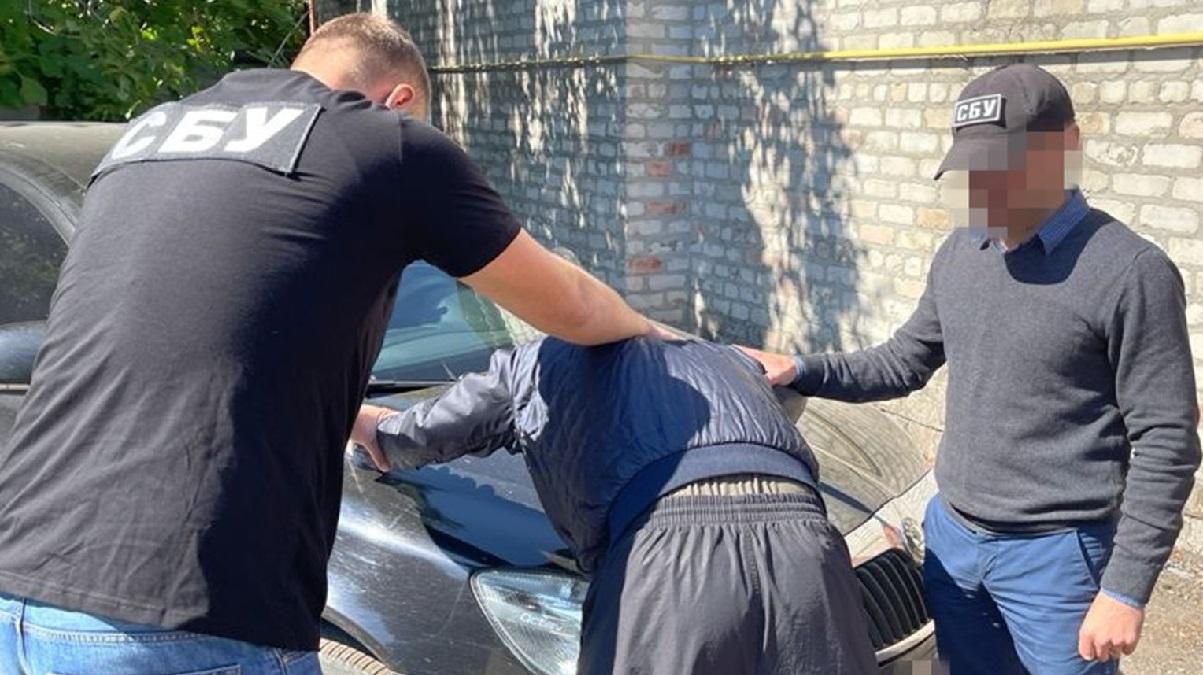 Скрывался 7 лет: СБУ задержала организатора "референдума" на Луганщине Скрывался 7 лет: СБУ задержала организатора "референдума" на Луганщине