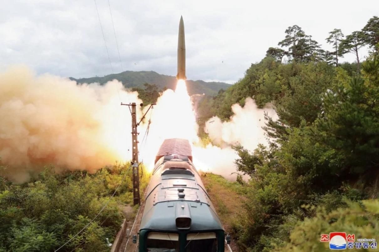 Залізничні війська Кім Чен Ина: КНДР запустила ракети з потяга - 24 Канал
