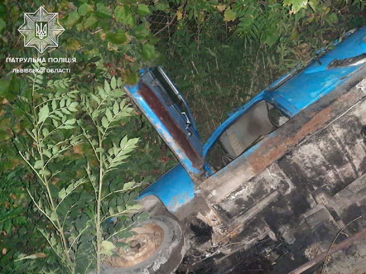 Алкоголю в 14 разів вище норми: біля Львова п'яний водій перекинув свій "Москвич" - Новини Львова сьогодні - Львів Алкоголю в 14 разів вище норми: біля Львова п'яний водій перекинув свій "Москвич" - Новини Львова сьогодні - Львів