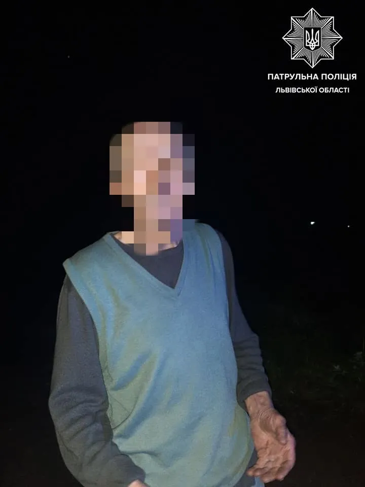 Алкоголю в 14 разів вище норми: біля Львова п'яний водій перекинув свій Москвич