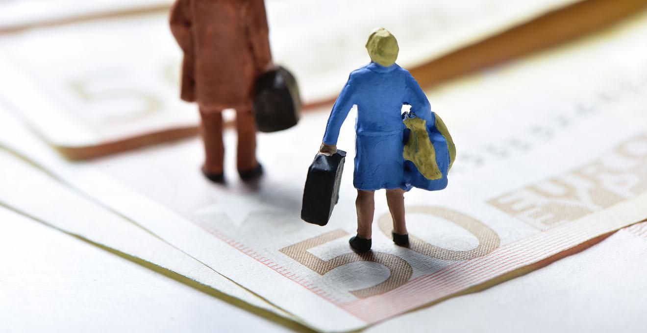 Йдуть на ризик: фахівці розповідають про небезпеки роботи за кордоном - Україна новини - 24 Канал Йдуть на ризик: фахівці розповідають про небезпеки роботи за кордоном - Україна новини - 24 Канал