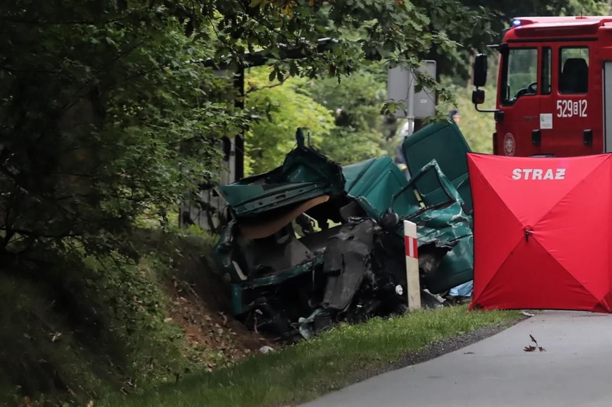 Украинцы погибли в ДТП в Польше: фото с места смертельного столкновения Украинцы погибли в ДТП в Польше: фото с места смертельного столкновения