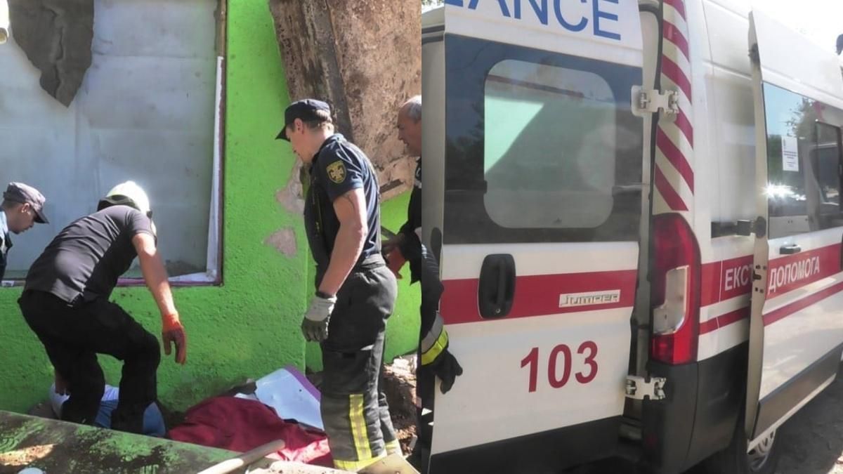 У Херсоні на перехожого впала бетонна плита: його діставали майже 10 рятувальників - Новини Херсон - 24 Канал У Херсоні на перехожого впала бетонна плита: його діставали майже 10 рятувальників - Новини Херсон - 24 Канал