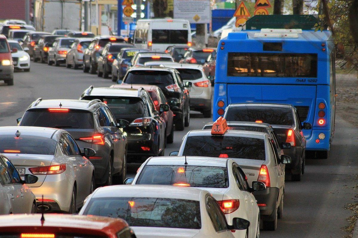 В Киеве 17 сентября образовались сильные пробки: список улиц