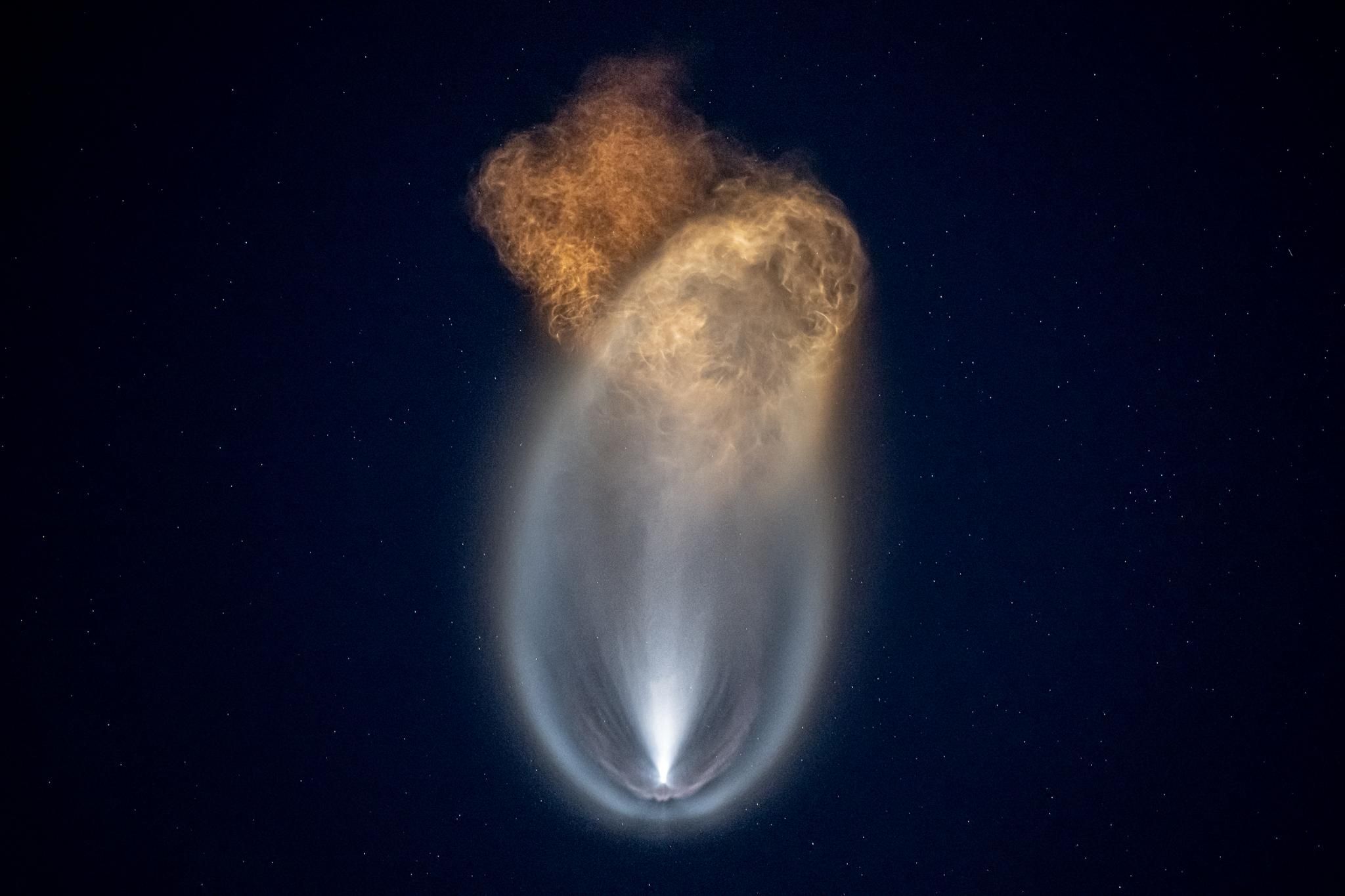 Фантастические фото со старта миссии SpaceX Inspiration4