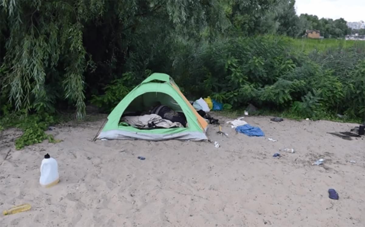 "Отчаянно боролась за жизнь": новые детали об убитой женщине, которая жила в палатке в Киеве
