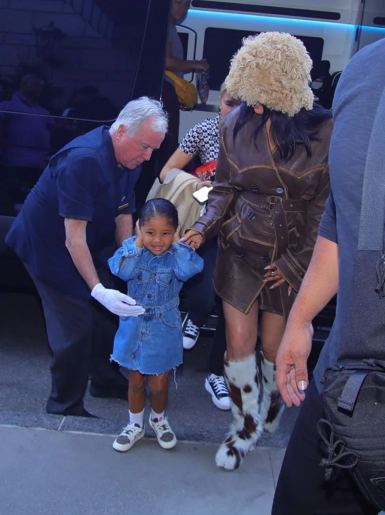 Незвичайний образ Кайлі Дженнер Незвичайний образ Кайлі Дженнер