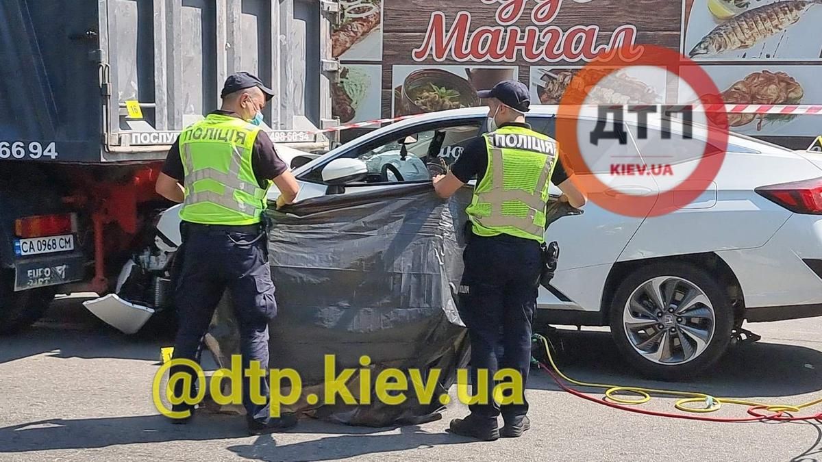 У Києві судитимуть водія, який зп'яну впечатав жінку на мопеді у вантажівку - Київ У Києві судитимуть водія, який зп'яну впечатав жінку на мопеді у вантажівку - Київ