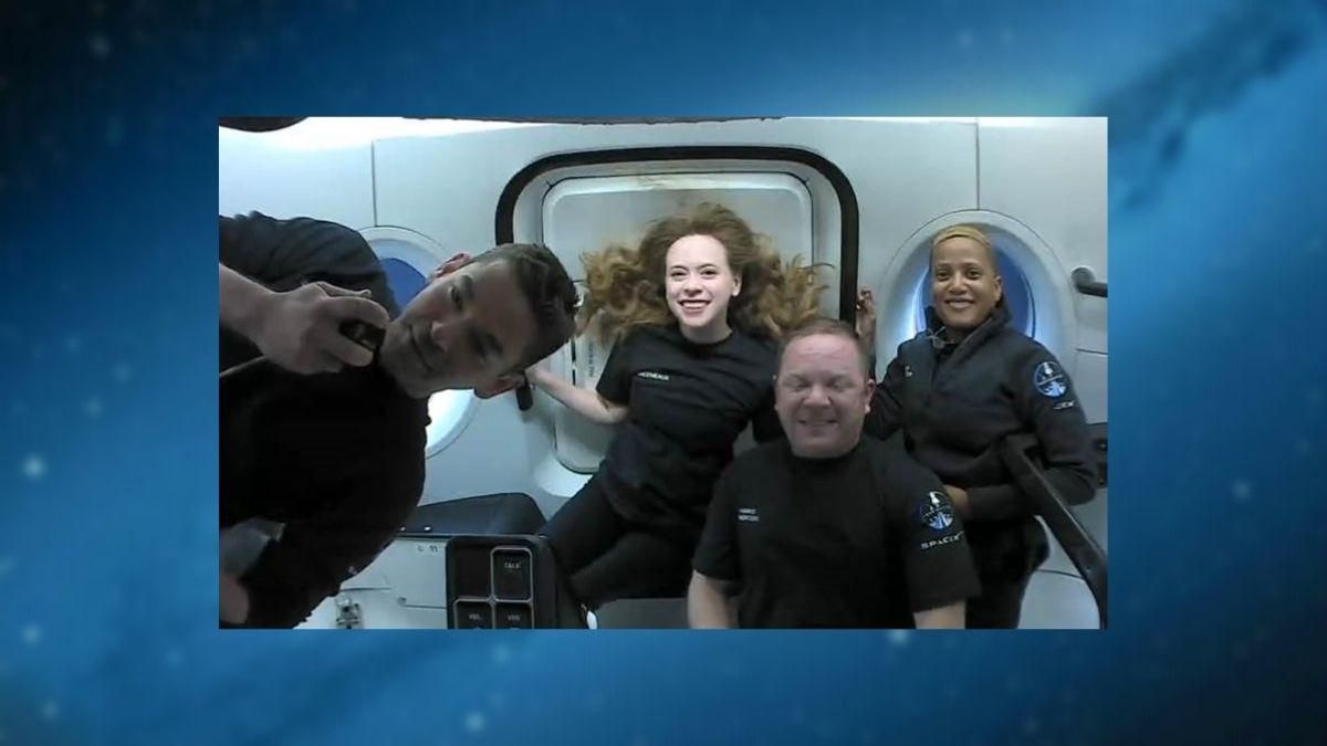 "Здорові та щасливі": SpaceX показав перші фото екіпажу Inspiration4 - Новини технологій - Техно