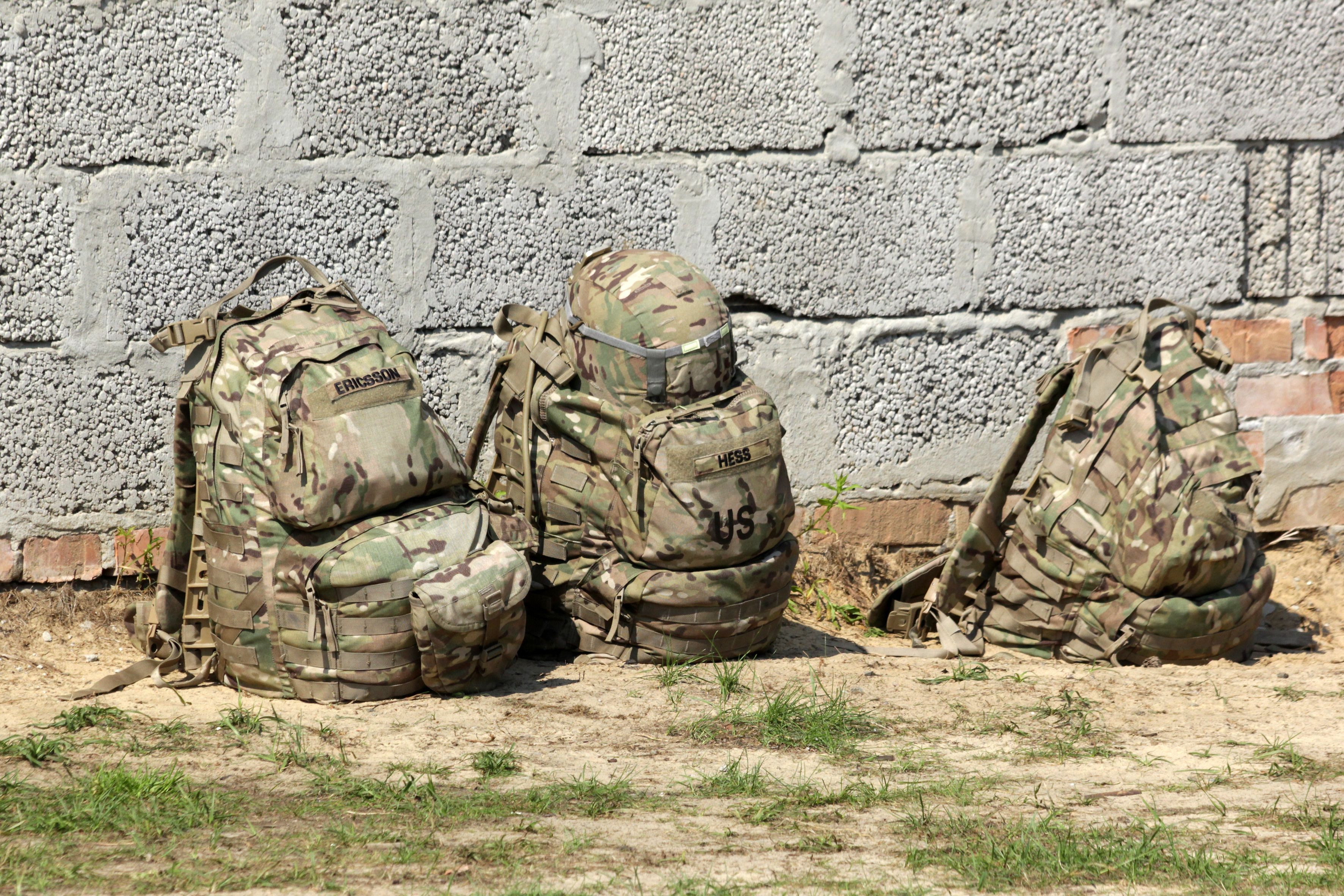 Минобороны задолжало военнослужащим 1,5 миллиарда гривен Минобороны задолжало военнослужащим 1,5 миллиарда гривен