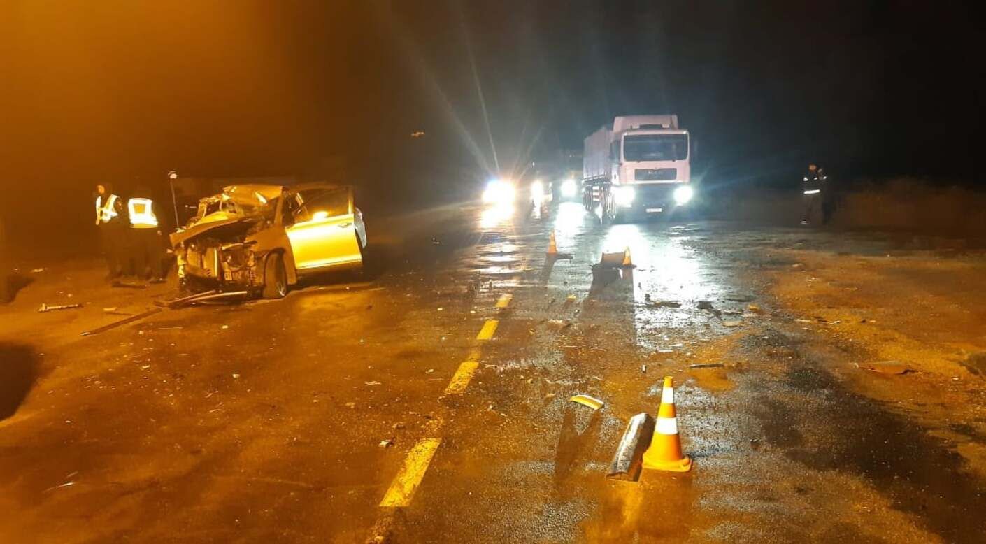 Смертельне зіткнення кросовера та вантажівки на Сумщині: загинули кілька осіб - Україна новини - 24 Канал Смертельне зіткнення кросовера та вантажівки на Сумщині: загинули кілька осіб - Україна новини - 24 Канал