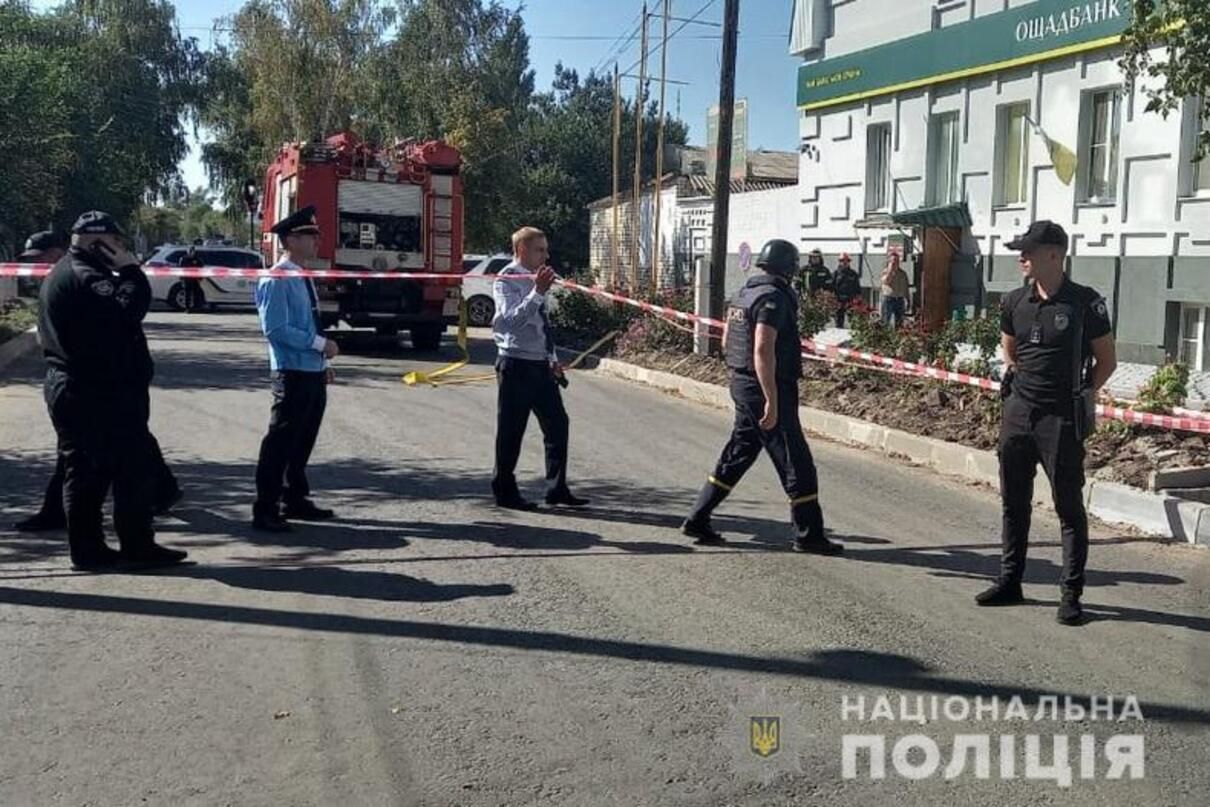 Массовое минирование АЗС и супермаркетов на Луганщине: полиция открыла уголовное производство Массовое минирование АЗС и супермаркетов на Луганщине: полиция открыла уголовное производство