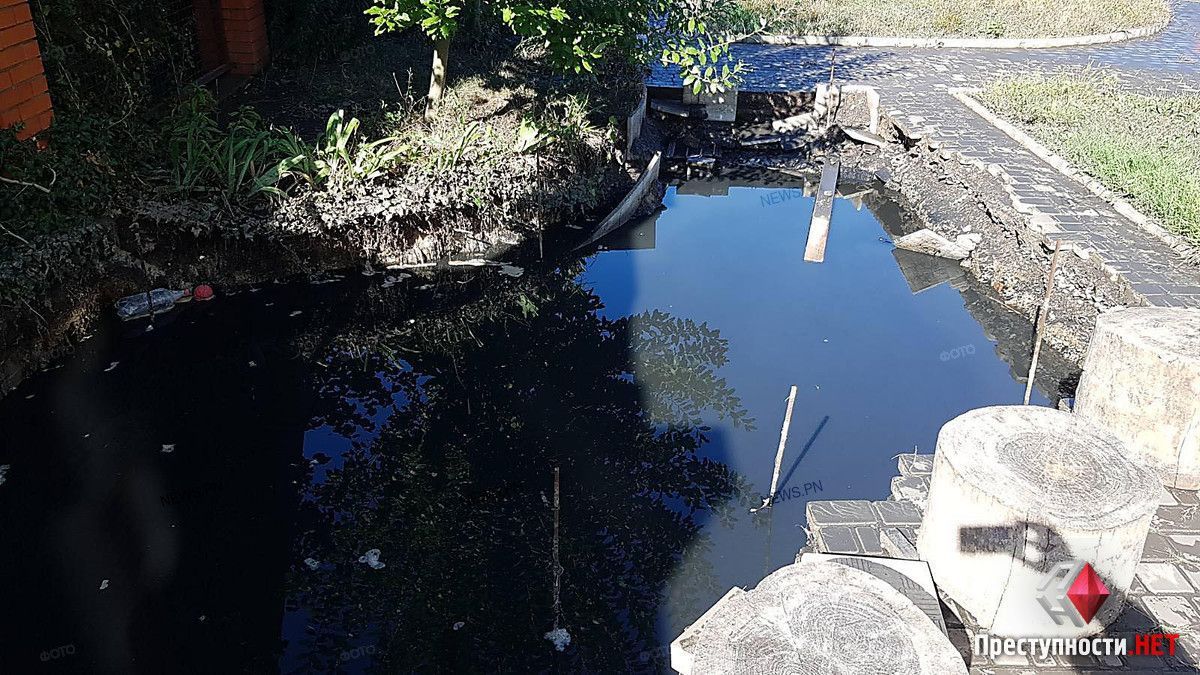 Двори залило нечистотами: у Миколаєві прорвало каналізаційний колектор - Україна новини - 24 Канал Двори залило нечистотами: у Миколаєві прорвало каналізаційний колектор - Україна новини - 24 Канал