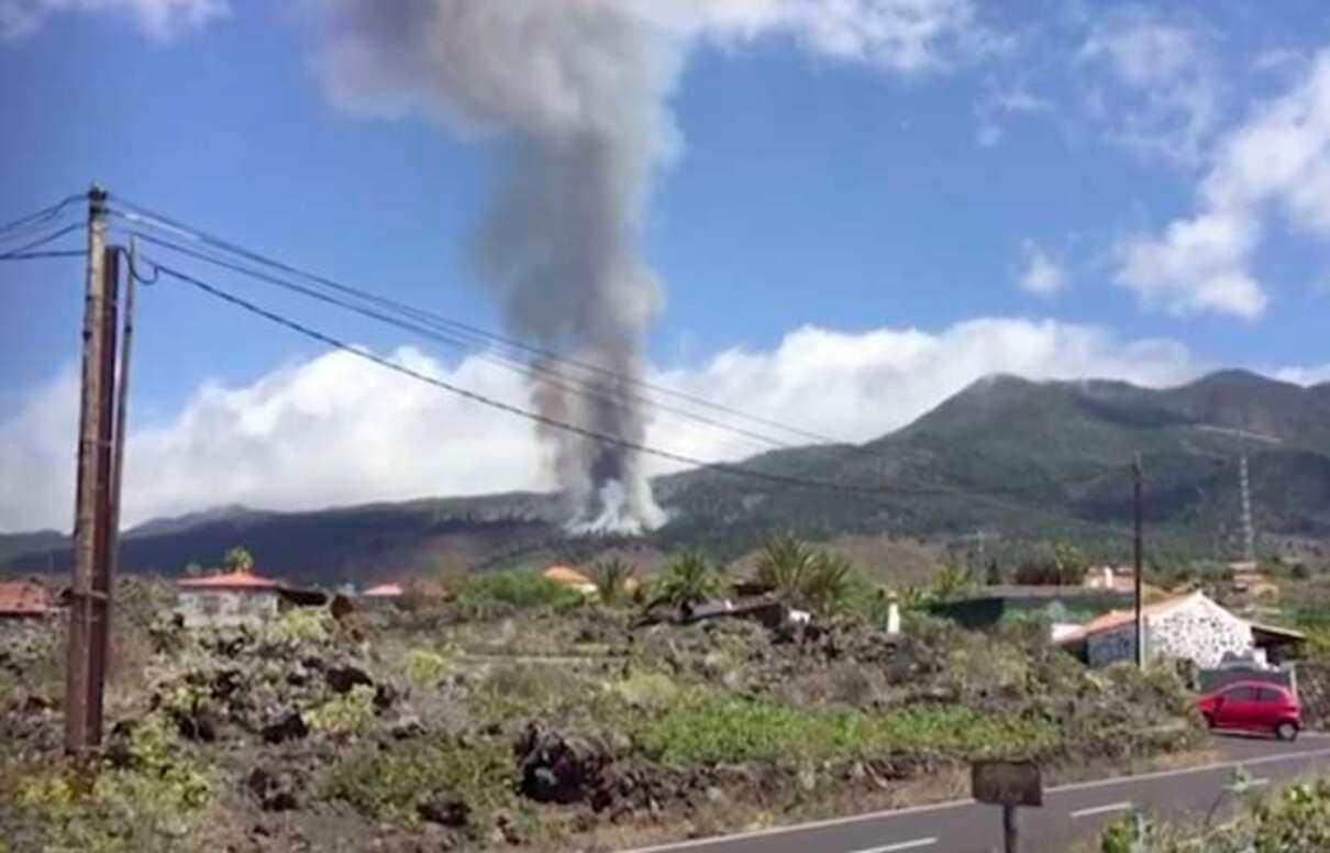Мощный вулкан проснулся на Канарах, объявили эвакуацию: поражающе видео