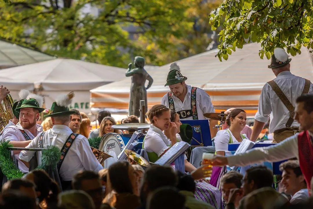 Октоберфест в Мюнхені Октоберфест в Мюнхені