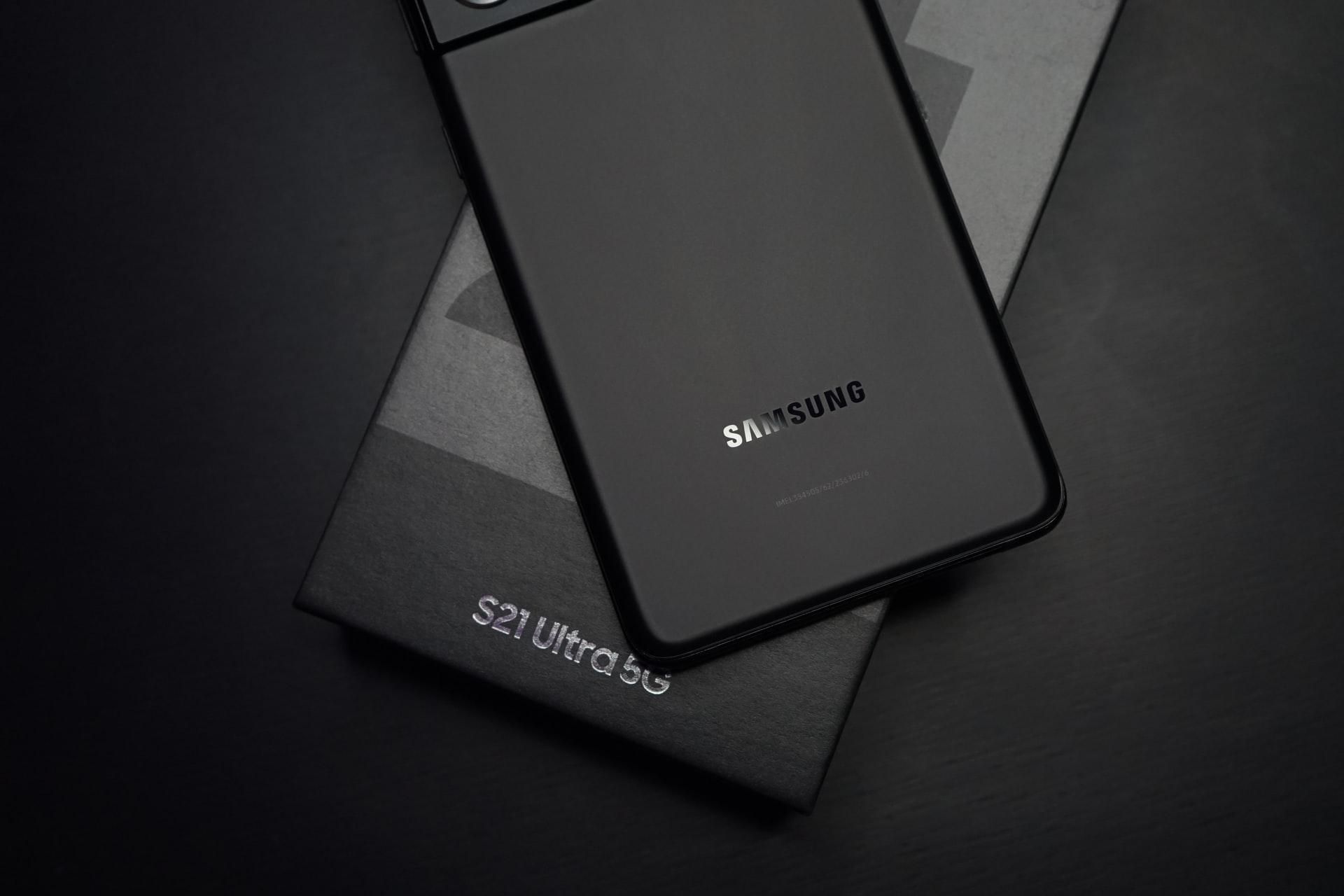 Известный инсайдер назвал будущий Samsung Galaxy S22 Ultra самым красивым смартфоном