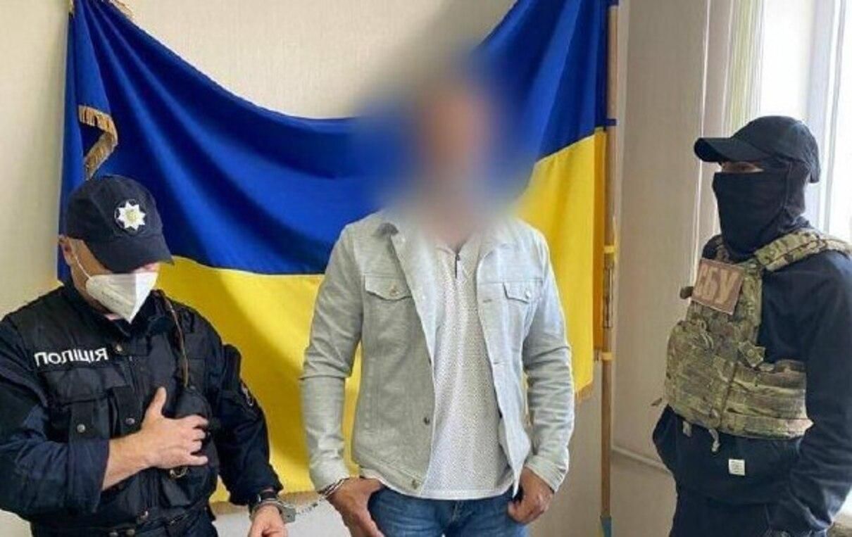 На Херсонщине поймали экс-военного: участвовал в "самообороне Крыма" На Херсонщине поймали экс-военного: участвовал в "самообороне Крыма"
