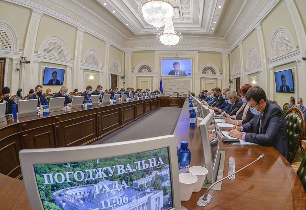 Кто и на каких олигархов работает, – Разумков посоветовал прекратить вешать ярлыки Кто и на каких олигархов работает, – Разумков посоветовал прекратить вешать ярлыки