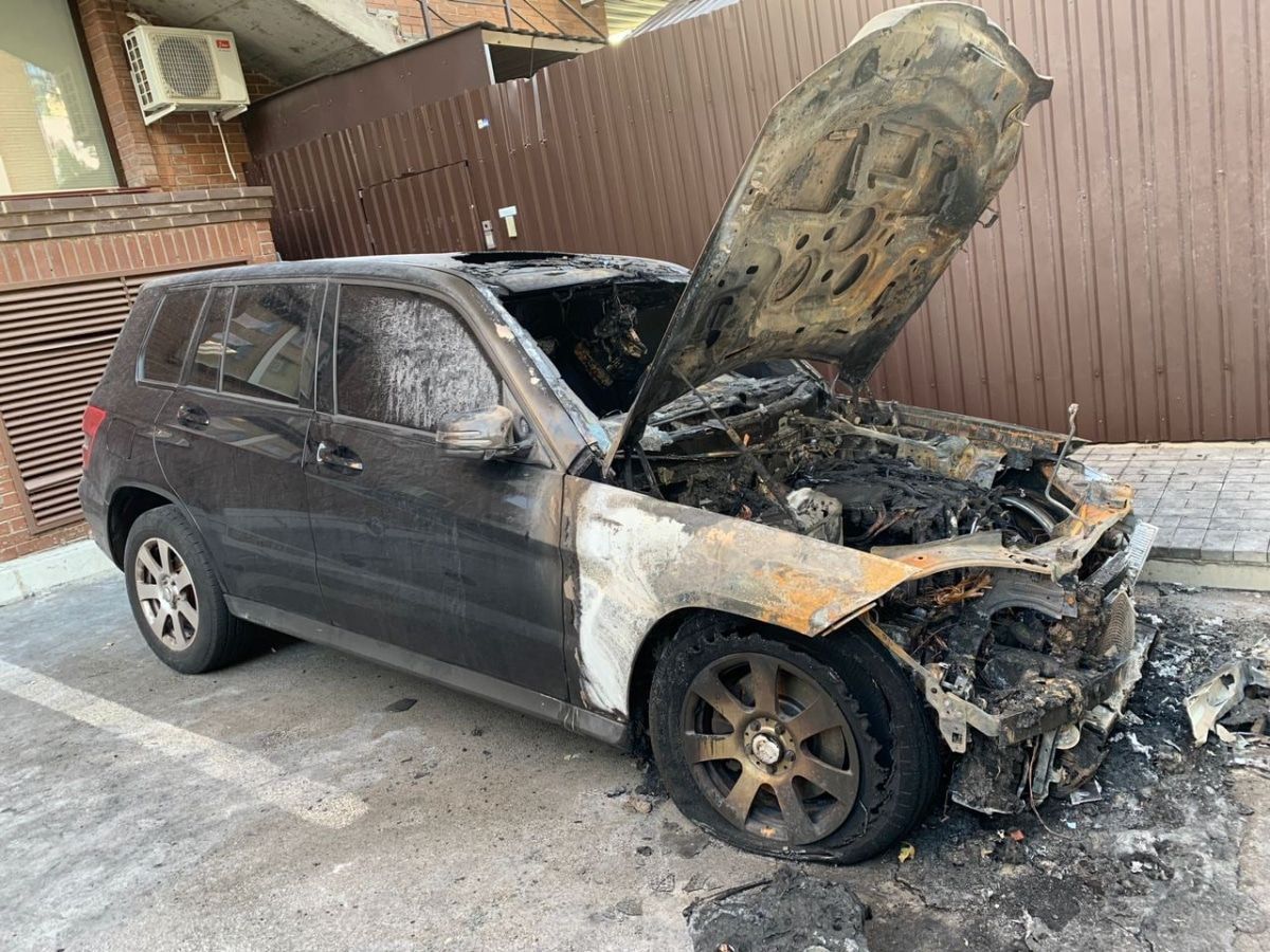 Поліція отримала висновки експертиз по підпалах автівок Лероса і Богдана - Україна новини - 24 Канал Поліція отримала висновки експертиз по підпалах автівок Лероса і Богдана - Україна новини - 24 Канал