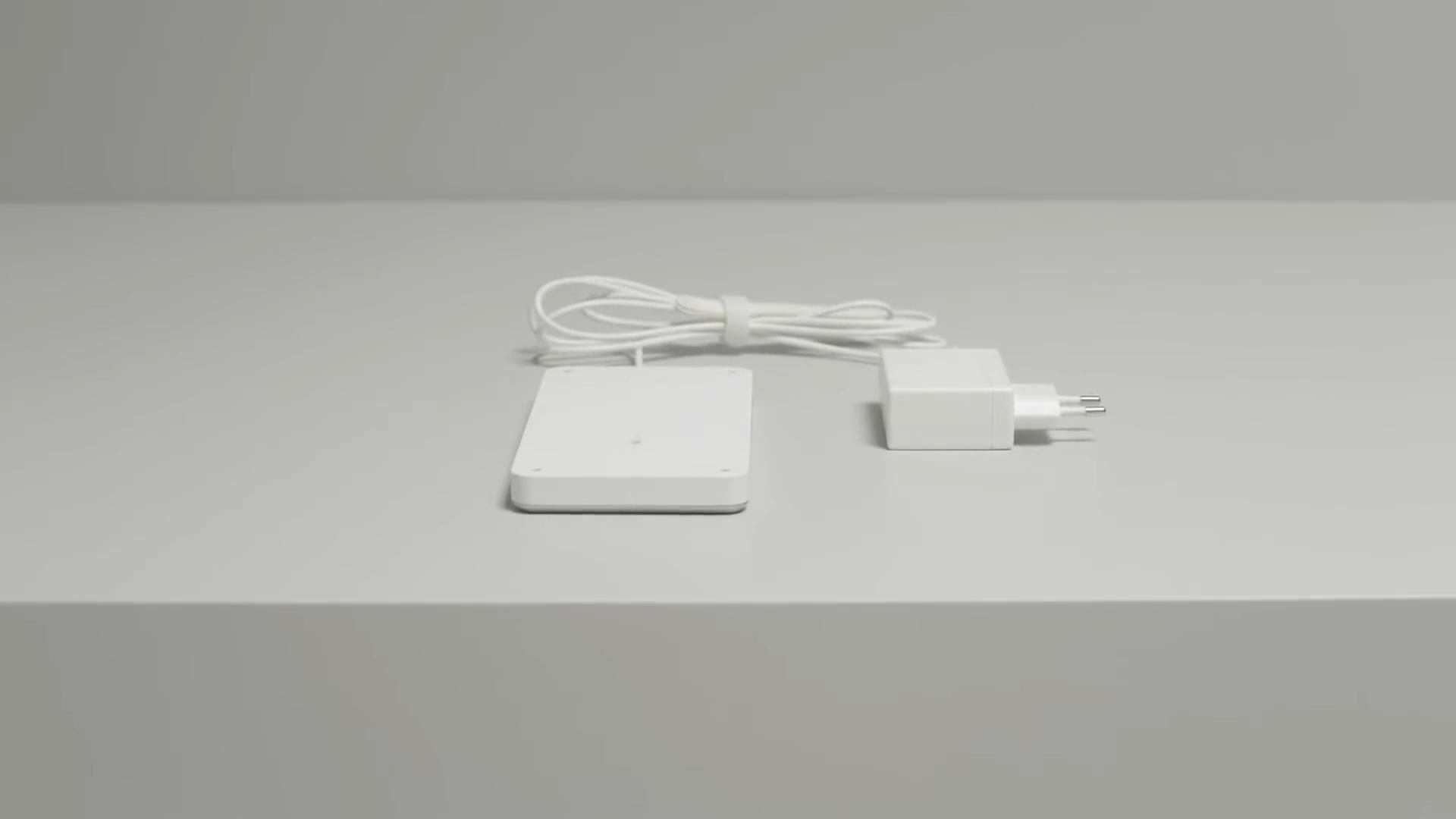 IKEA выпустила компактную беспроводную зарядку, которую можно встроить в мебель IKEA выпустила компактную беспроводную зарядку, которую можно встроить в мебель