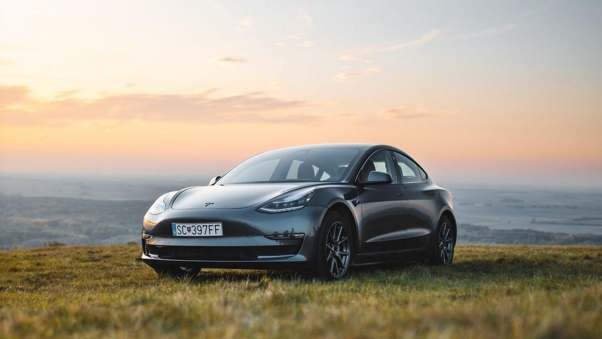 Tesla Model 3 на автопілоті потрапила в аварію: двоє пасажирів згоріли - Новини технологій - Техно Tesla Model 3 на автопілоті потрапила в аварію: двоє пасажирів згоріли - Новини технологій - Техно