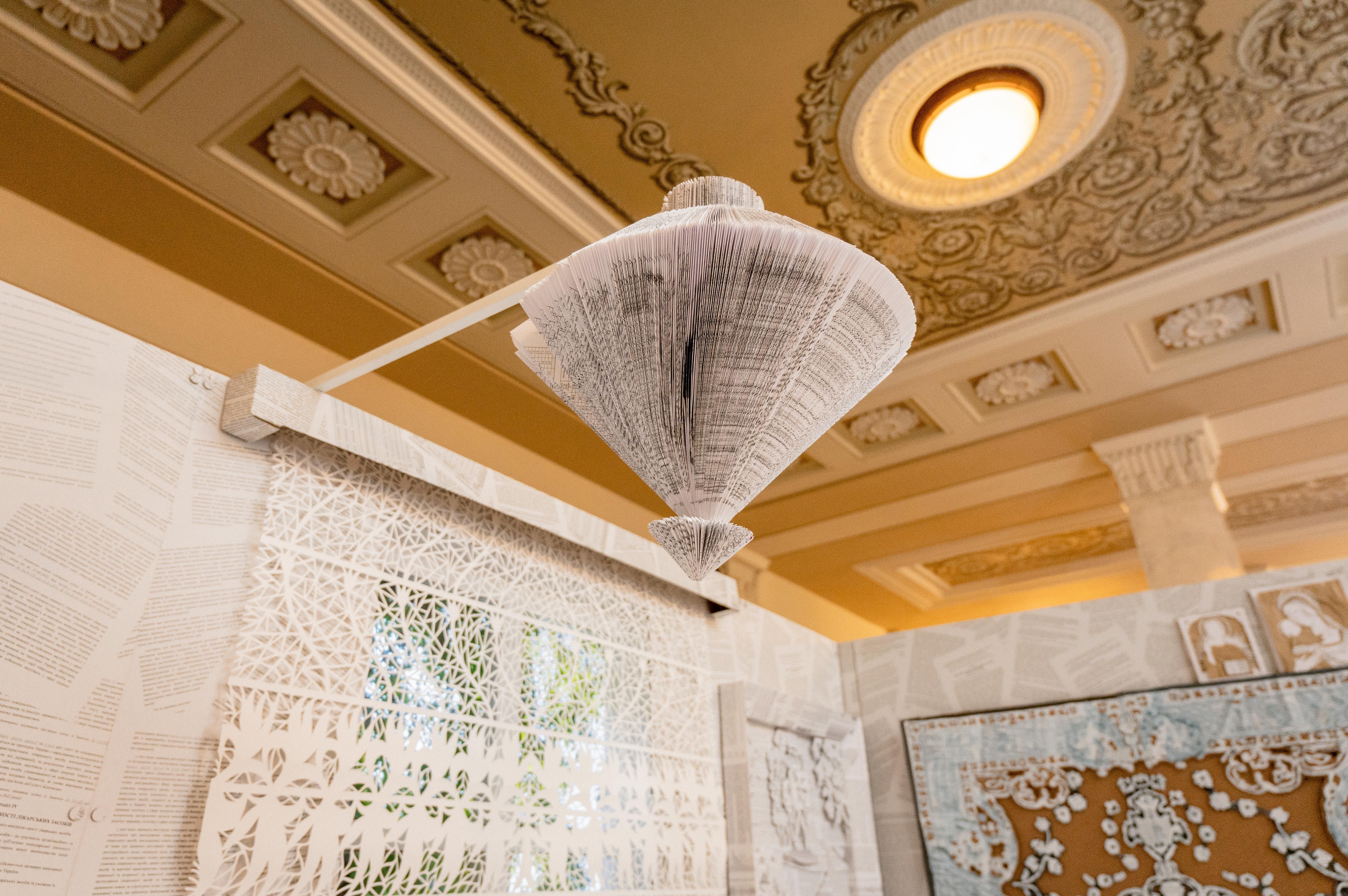 Папір оживає: депутати з Верховної Ради потрапили до квартир онкопацієнтів - 24 Канал Папір оживає: депутати з Верховної Ради потрапили до квартир онкопацієнтів - 24 Канал