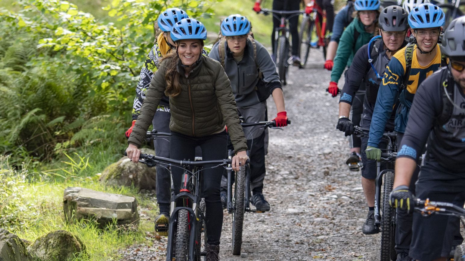 Покаталась на велосипеді та полазила на скелях: насичений день Кейт Міддлтон у фото - Новини шоу-бізнесу - Showbiz Покаталась на велосипеді та полазила на скелях: насичений день Кейт Міддлтон у фото - Новини шоу-бізнесу - Showbiz
