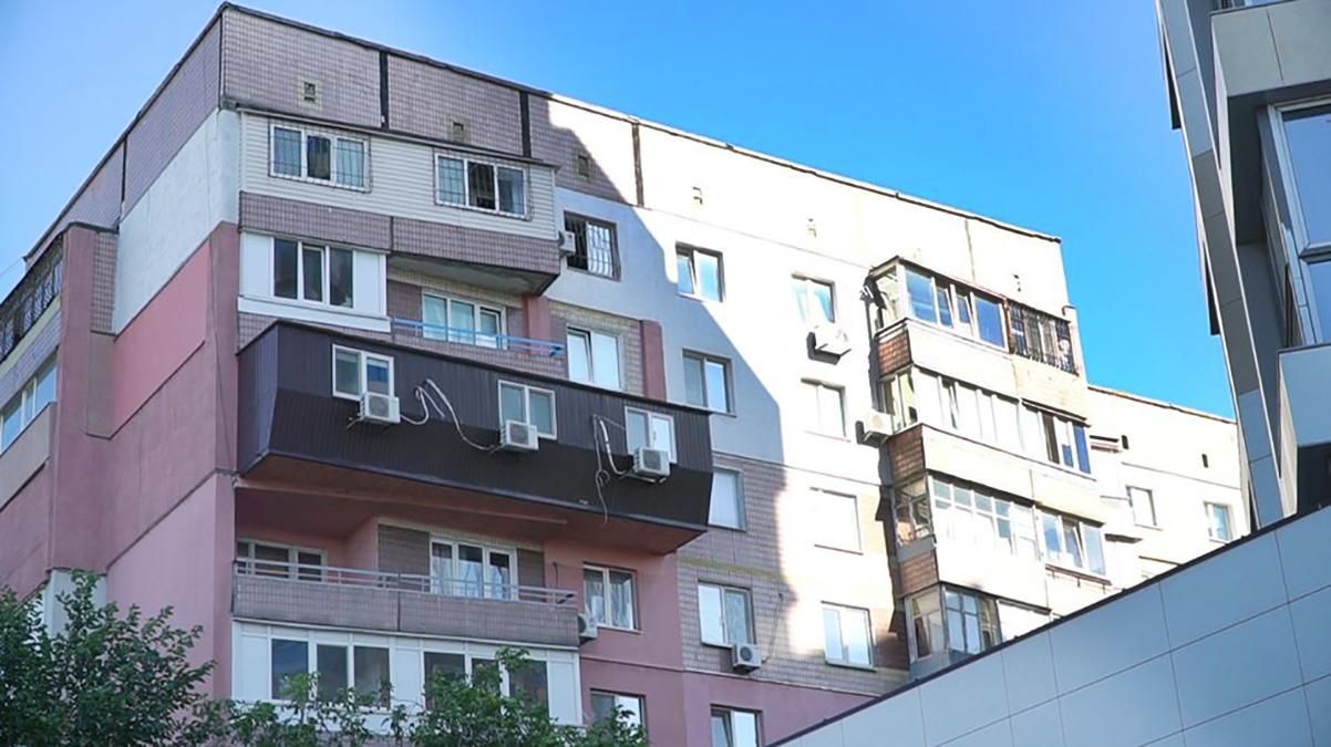 "Балкон, як труна": у Дніпрі помітили архітектурне ноу-хау на панельці - Україна новини - 24 Канал "Балкон, як труна": у Дніпрі помітили архітектурне ноу-хау на панельці - Україна новини - 24 Канал