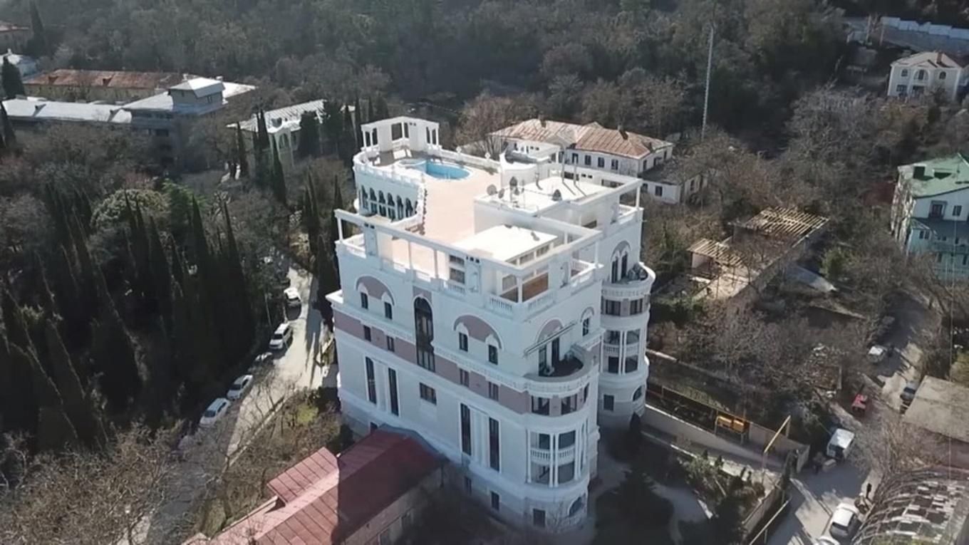 Оккупанты жалуются, что Зеленский перестал платить за коммуналку в крымской квартире Оккупанты жалуются, что Зеленский перестал платить за коммуналку в крымской квартире