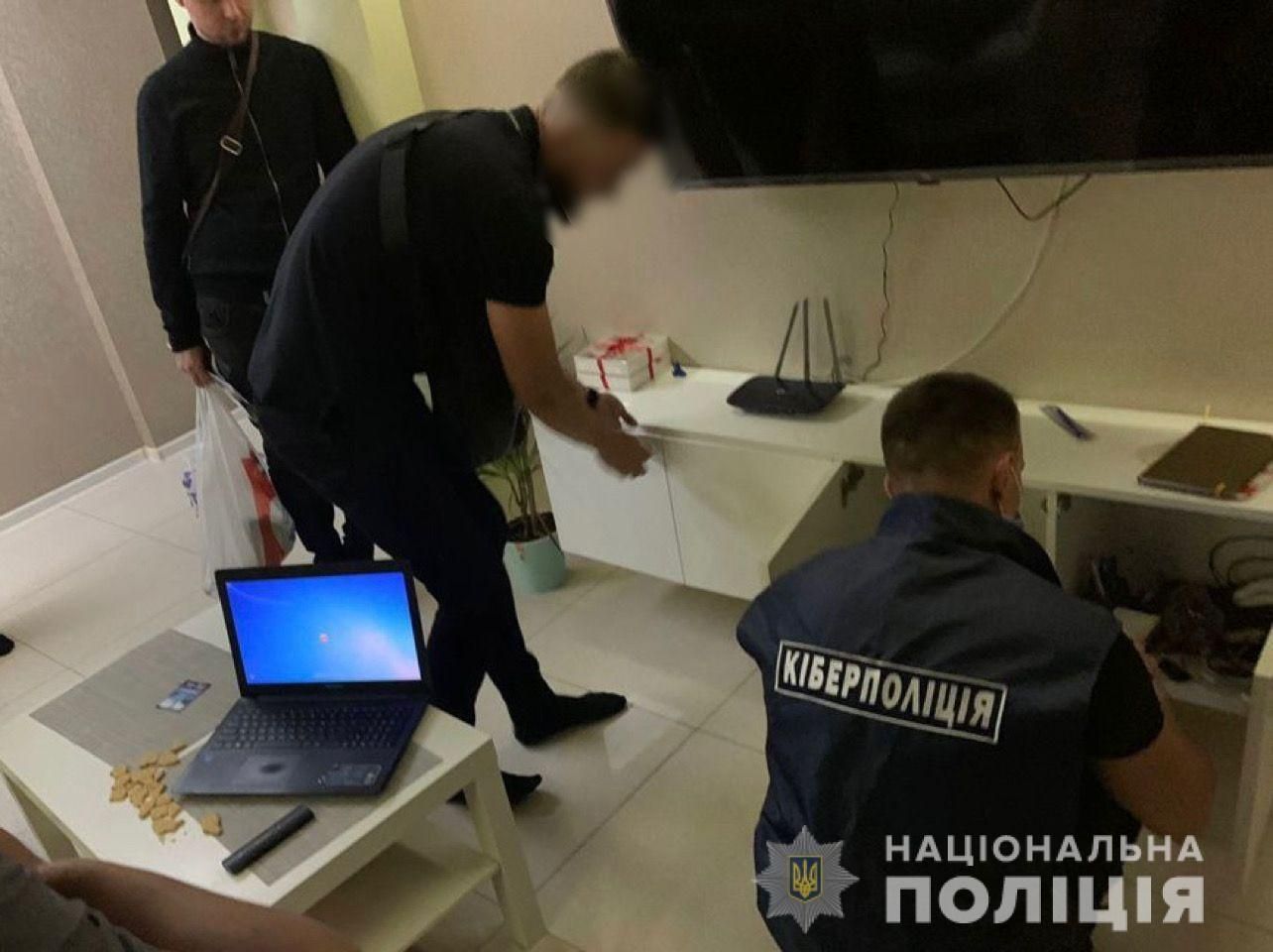 У Києві медпрацівниця підробляла міжнародні сертифікати з вакцинації проти COVID-19 - Кримінальні новини України - Київ У Києві медпрацівниця підробляла міжнародні сертифікати з вакцинації проти COVID-19 - Кримінальні новини України - Київ