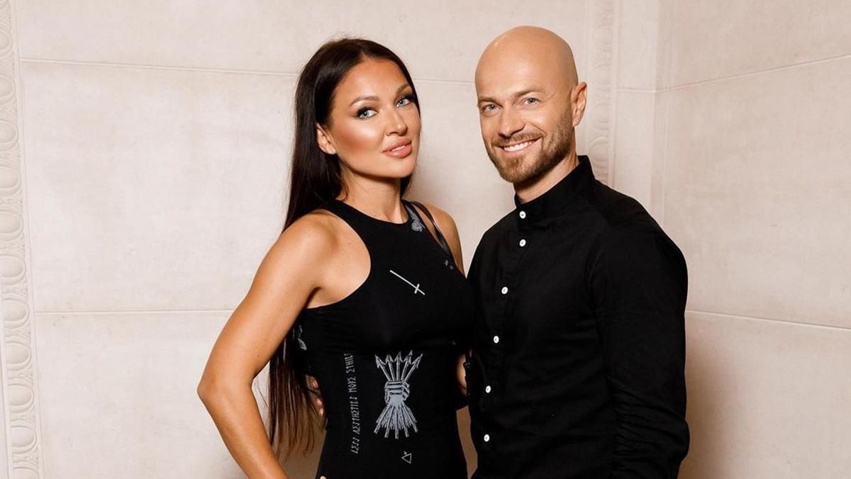 Влад Яма зробив дружині сюрприз у річницю весілля: романтичне відео з Одеси - Новини Одеси - Showbiz Влад Яма зробив дружині сюрприз у річницю весілля: романтичне відео з Одеси - Новини Одеси - Showbiz