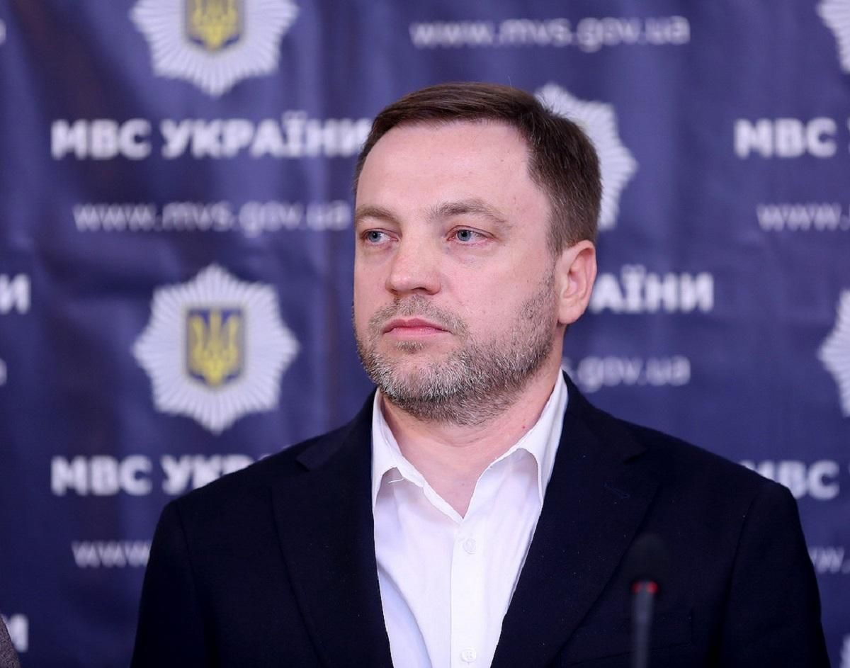 Стріляли, щоб убити, – Монастирський про напад на автомобіль Шефіра - Україна новини - 24 Канал Стріляли, щоб убити, – Монастирський про напад на автомобіль Шефіра - Україна новини - 24 Канал