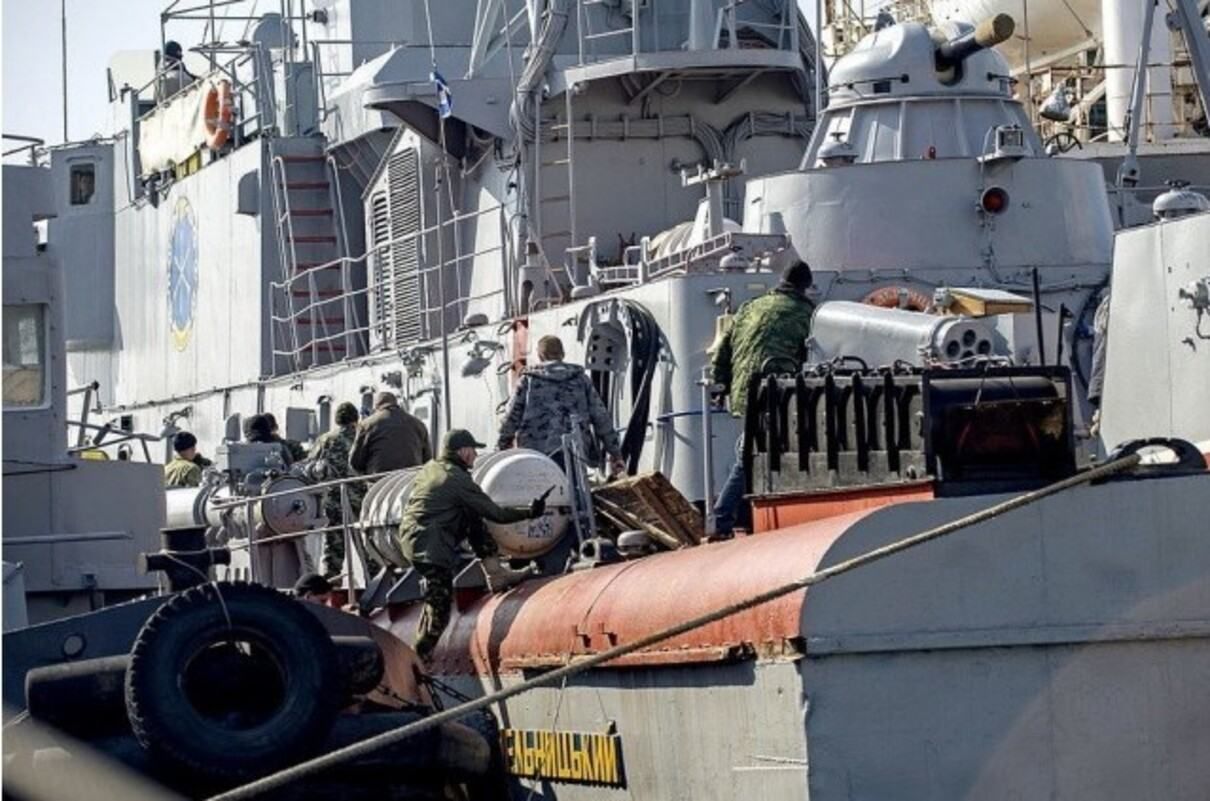 В Украине объявили подозрение генерал-лейтенанту России и командиру бригады ракетных кораблей В Украине объявили подозрение генерал-лейтенанту России и командиру бригады ракетных кораблей