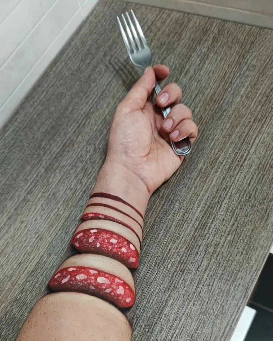 Ніби справжня ковбаса Ніби справжня ковбаса