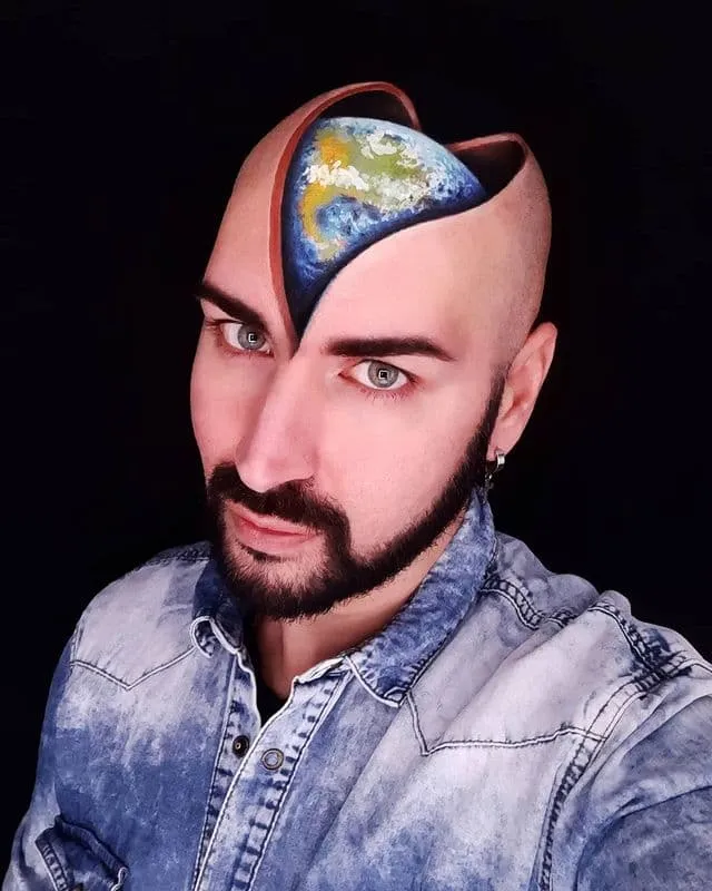 Цю роботу він створив до Дня Землі Цю роботу він створив до Дня Землі